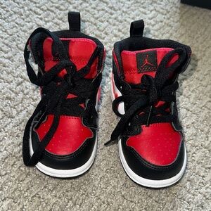 Jordan Kids Sneakers in Red and Black